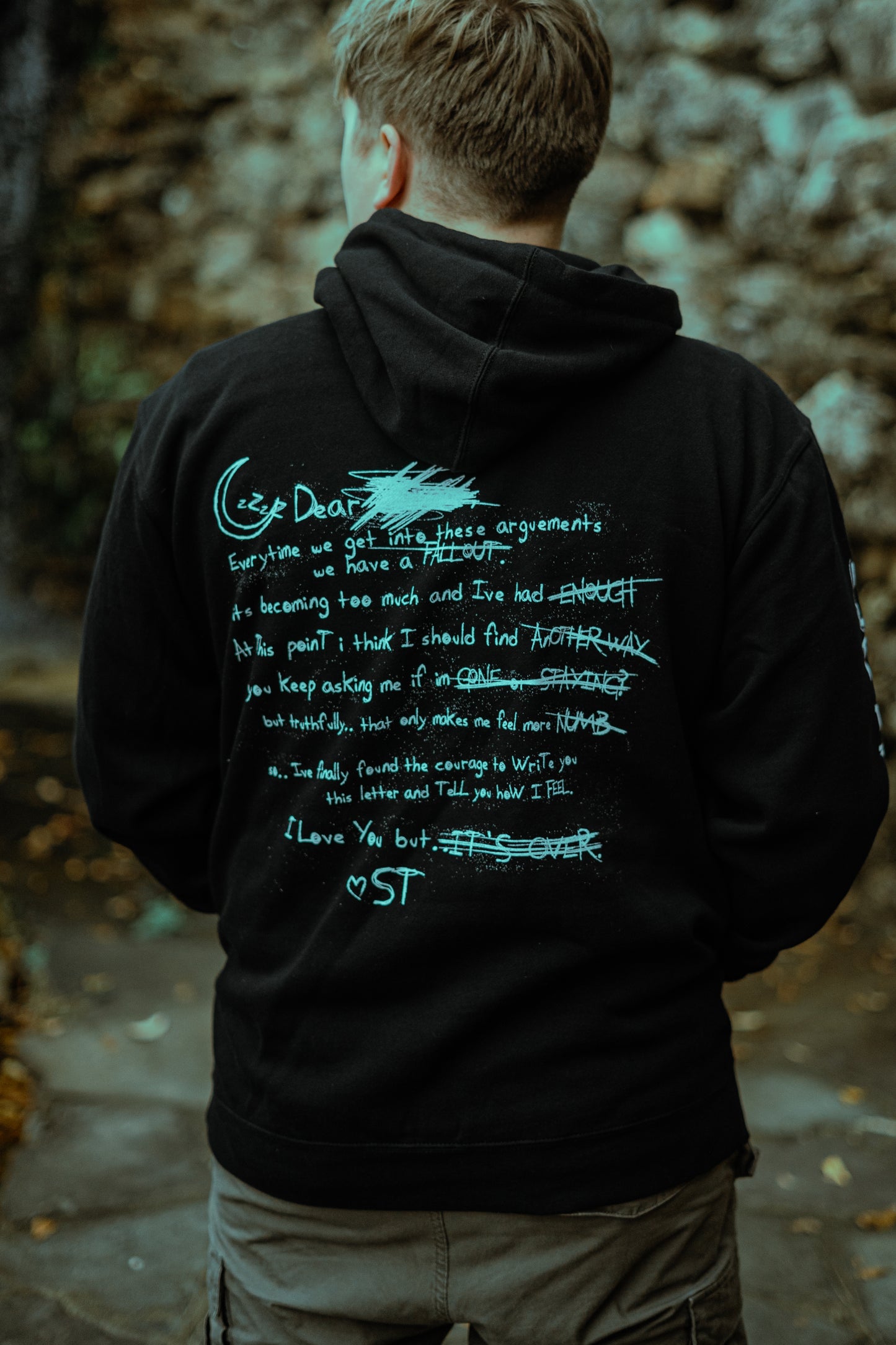 Paper Hearts Pullover Hoodie (Black)