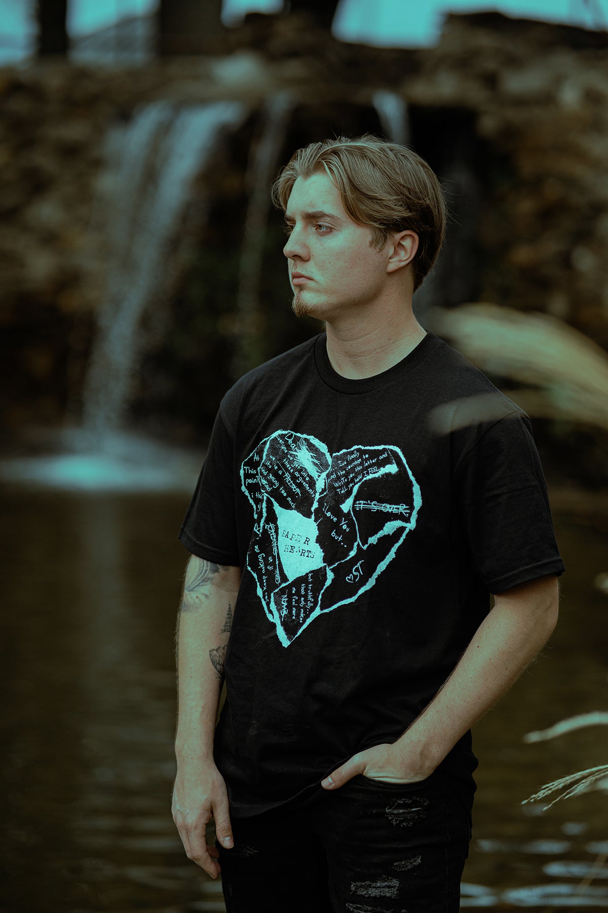 Paper Hearts T-Shirt (Black)