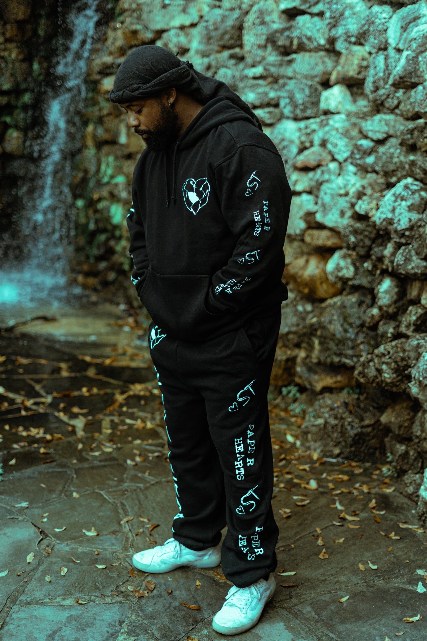 Paper Hearts Pullover Hoodie (Black)