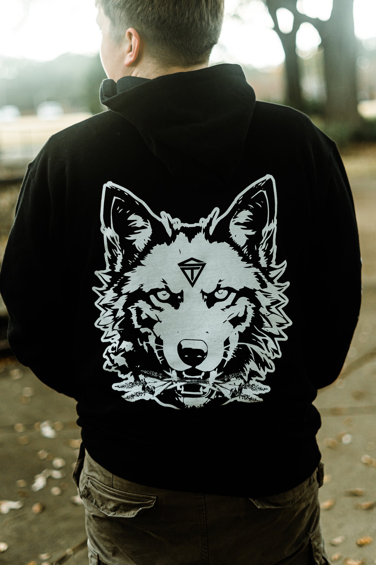 Wolf Pullover Hoodie (Black)
