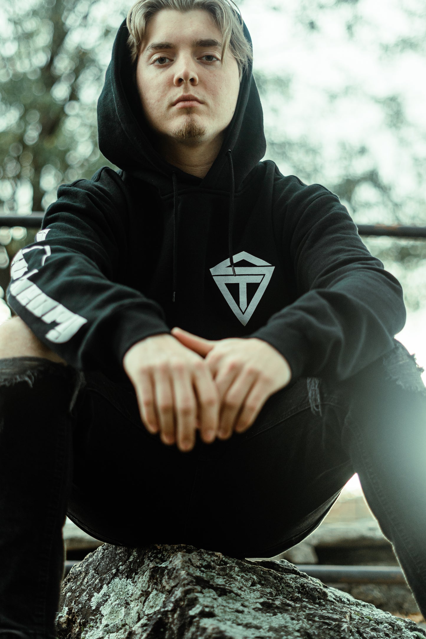 Wolf Pullover Hoodie (Black)